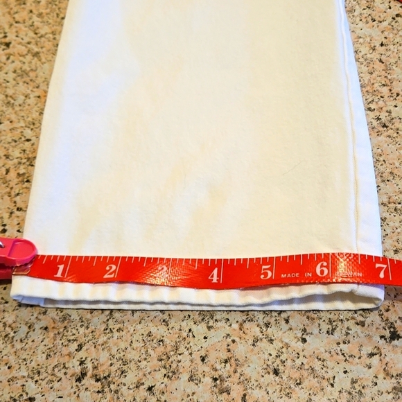 Chico's Size 2 Straight Leg White Denim Jeans Capris 4-pocket Women size 12 (M) - Picture 11 of 16